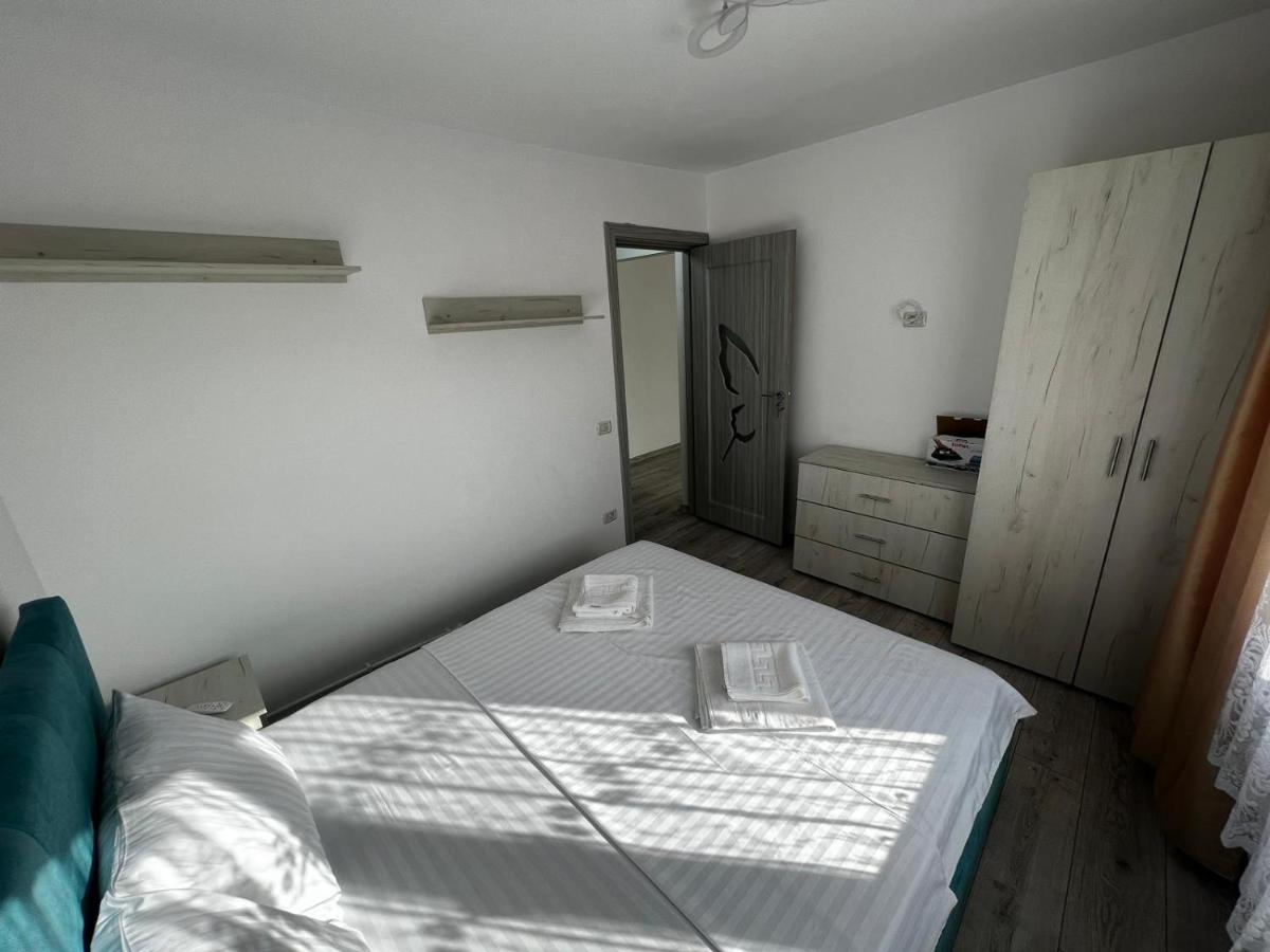Cozy Urban Accommodation In Beautiful Suceava Exterior photo