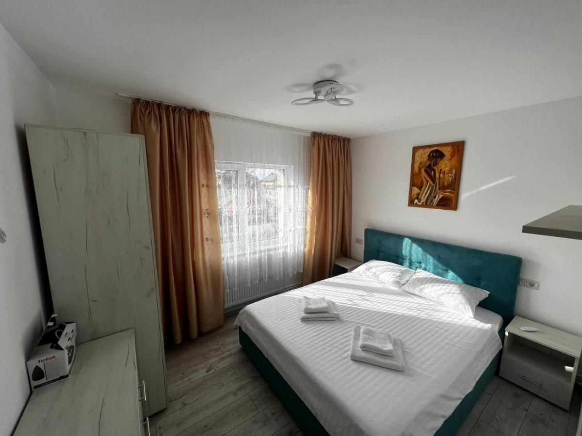 Cozy Urban Accommodation In Beautiful Suceava Exterior photo
